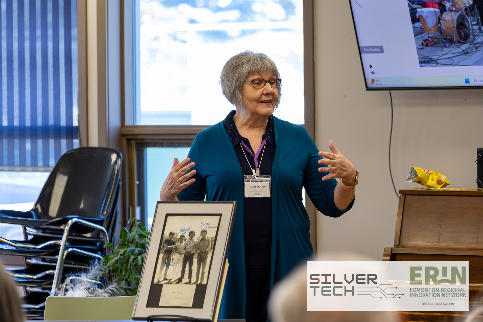 Karen Murdock of Voiced Memories sharing stories during a breakout session